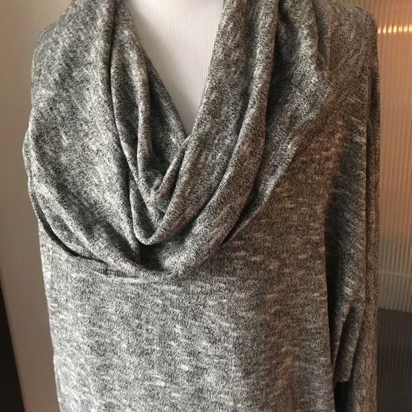 SALE! 3/$30 Love Kuza multi-way sweater - Picture 4 of 5